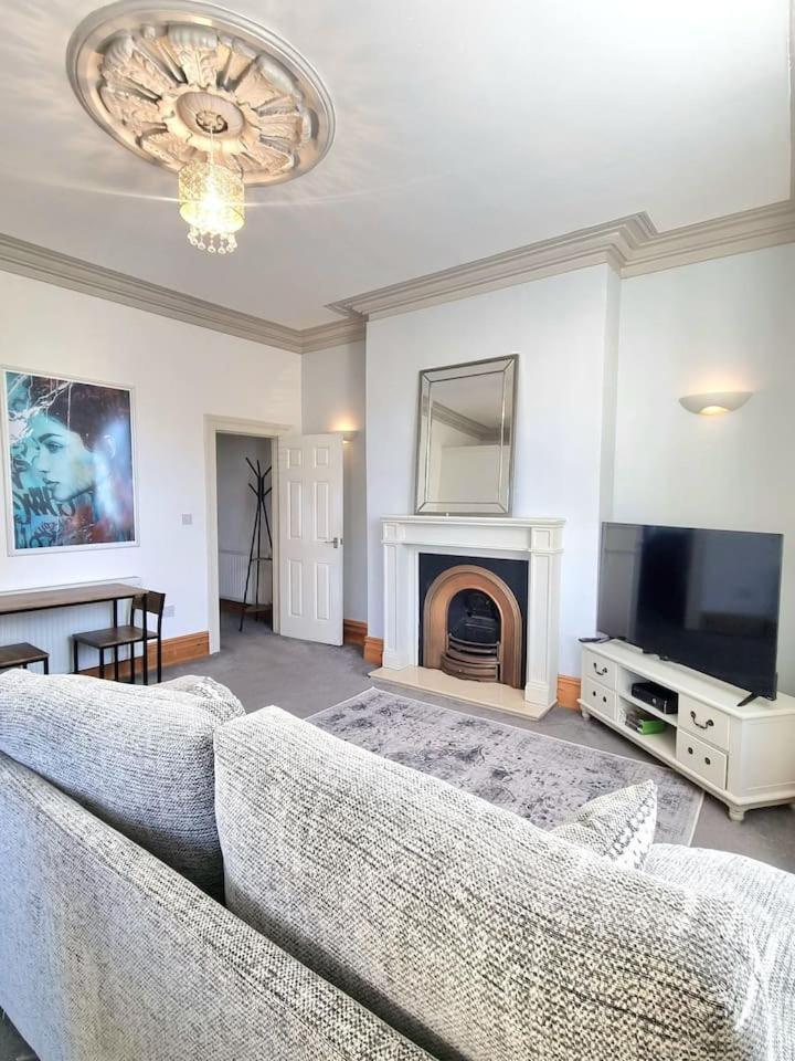 Entire Apartment By City Centre & Harbourside Bristol Exterior foto